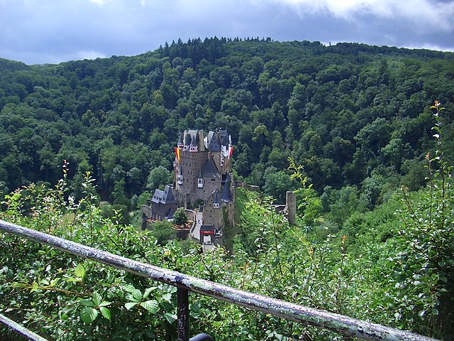 Architecture of Eltz Castle