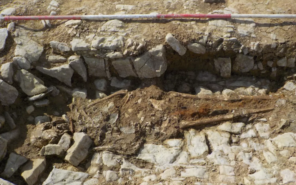 Was the Man Buried With His Sword a Roman Prisoner?