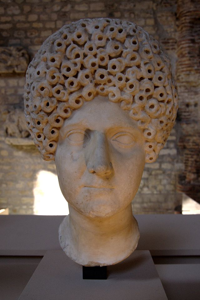 Roman woman bust. Marble sculpture, end of the 1st century, Rome (Louvre)