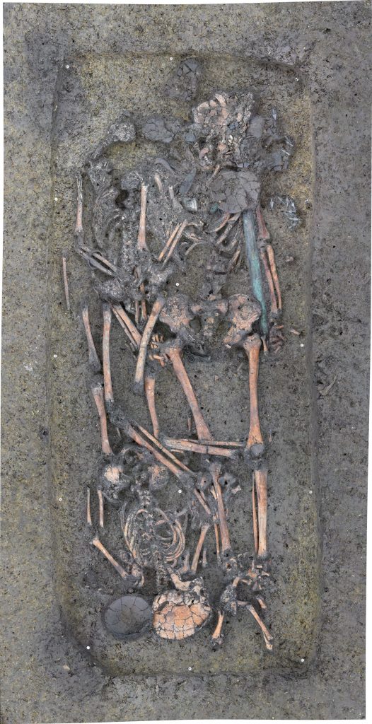 The tomb which the Bronze Sword found in Germany 