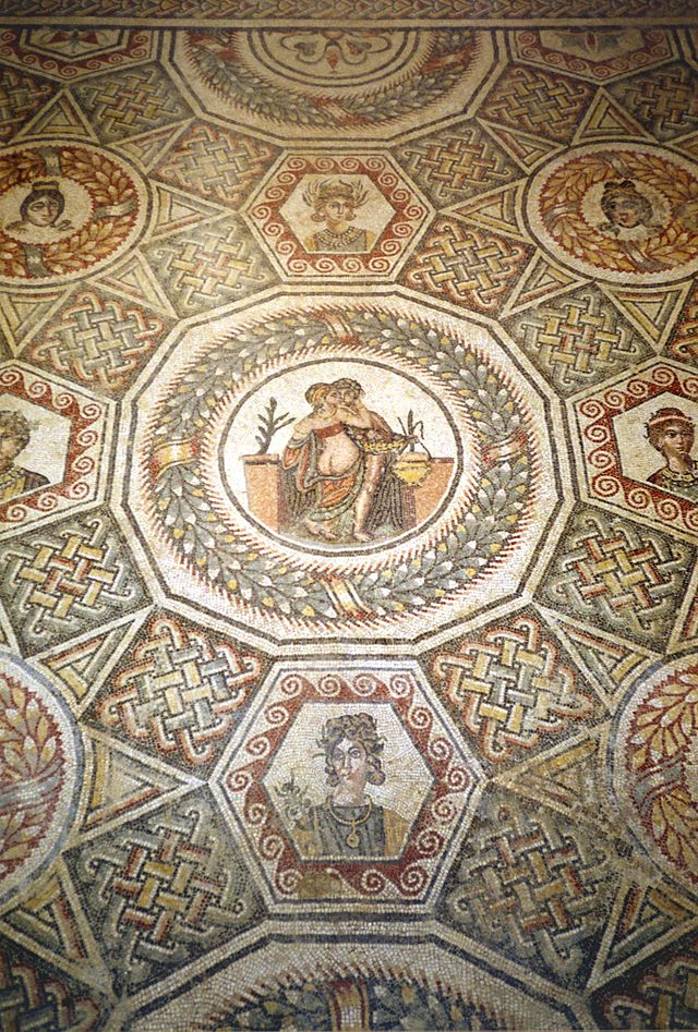 Mosaic floor in the bedroom (Nr. 33) in Villa Del Casale