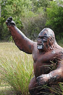 Statue depicting the skunk ape.