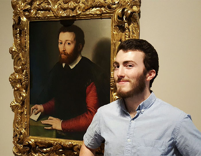 29 Times People Bumped into Their Twin Strangers in Museums - Historyen